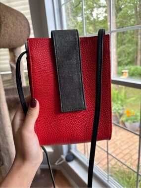 Laudi Vidni Red Pebbled Leather Crossbody Phone Bag with Black Strap